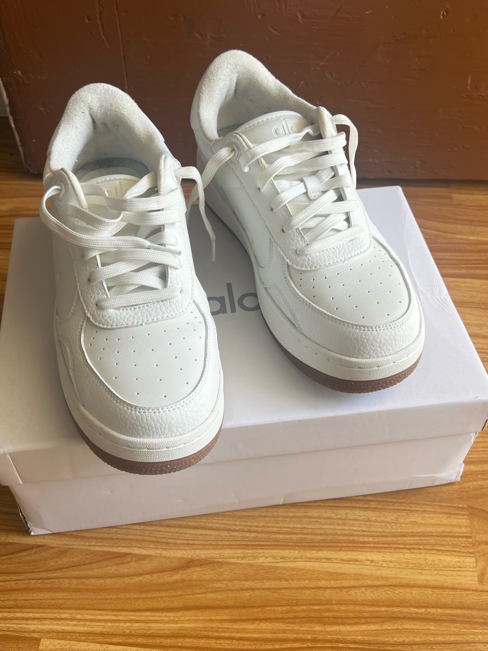 ALO Yoga Recovery Mode Sneakers White W9 M7.5